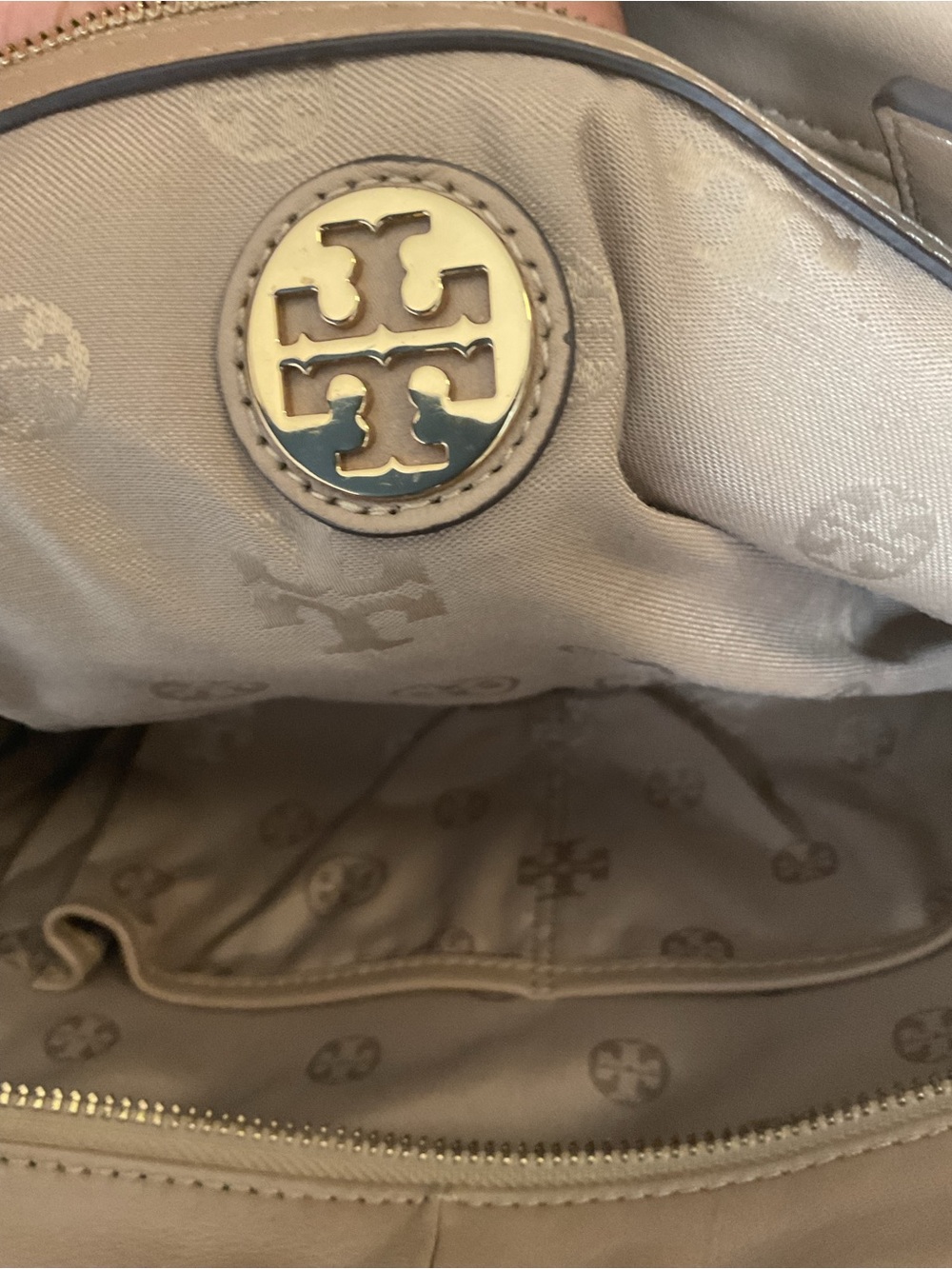 Low start Tory Burch Taupe Leather Shoulder Bag with Gold Chain Straps - Picture 6 of 8